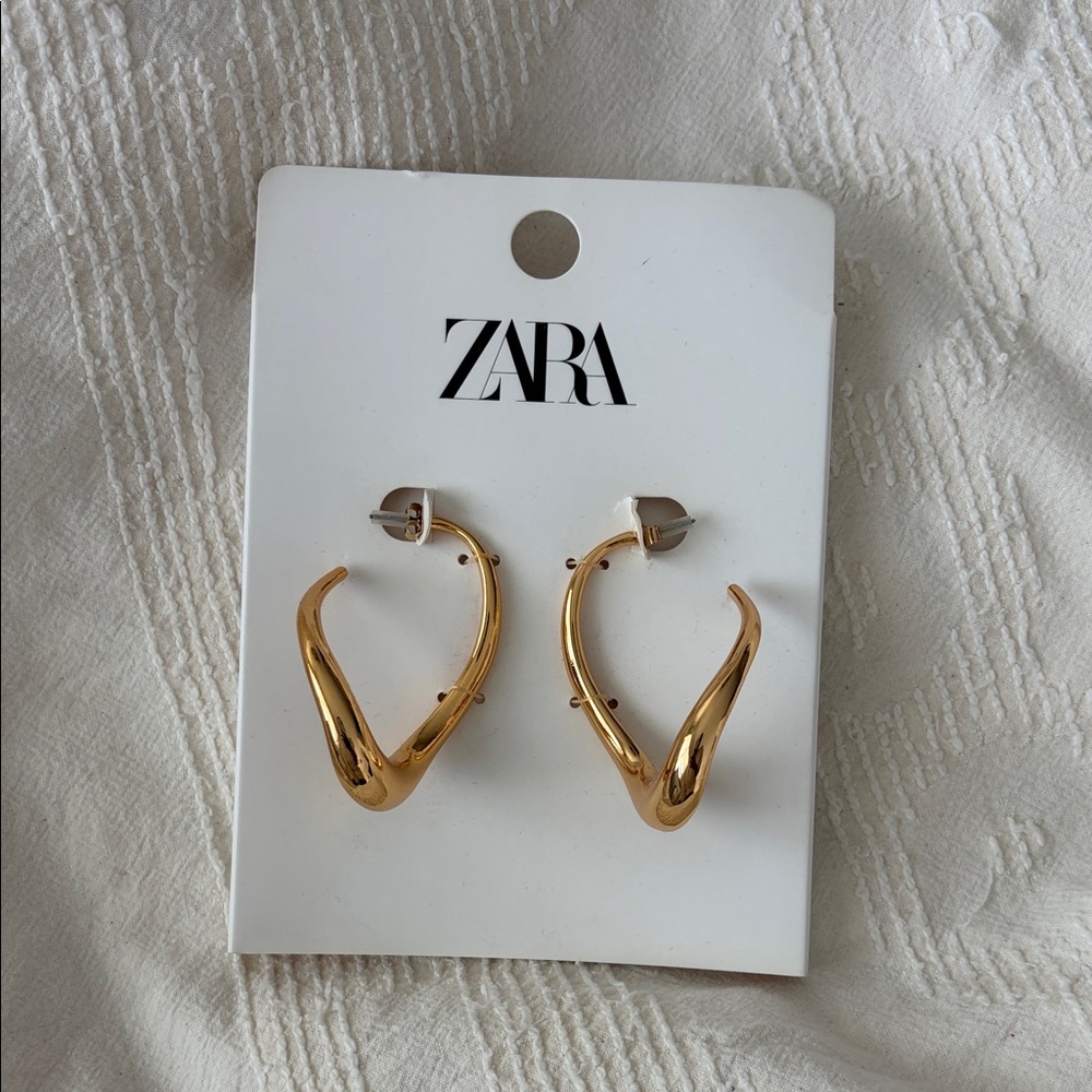 Zara Gold Twist Earrings